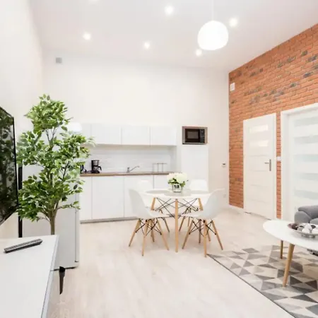 One Bedroom - Dluga 30 Street Διαμέρισμα *