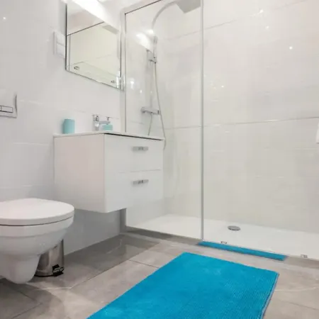 Golden Hour Stay-1Br For 4-Near Train Station Apartament Kraków